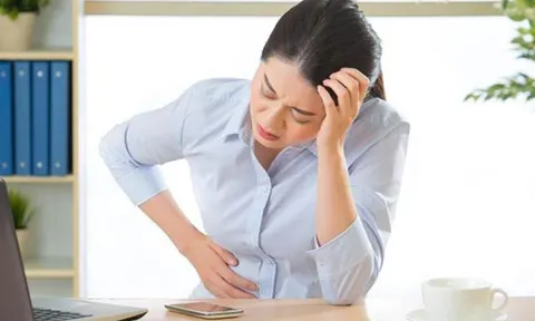 7 thói quen xấu khiến dạ dày của bạn phải "khóc thét"