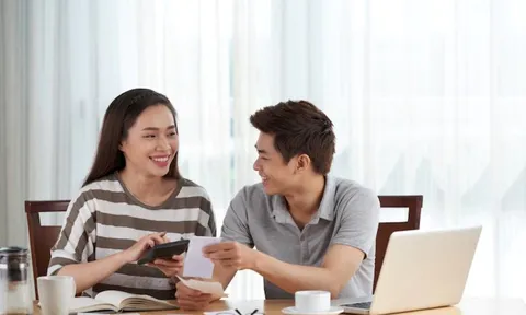 Chị em nắm được 4 bí quyết này sẽ khiến chồng chỉ muốn mang tiền về cho vợ