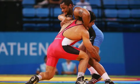 Daniel Cormier và tấm huy chương Olympic bị 'đánh cắp': 'Tôi biết vài gã đã dùng steroid'