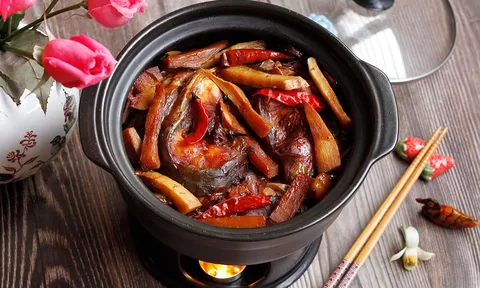 Thả thứ gia vị này vào kho cá: Món ăn hết sạch mùi tanh thơm ngon