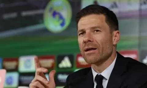 Xabi Alonso hóa “điệp viên 007”, Real Madrid toàn thắng 7 trận đầu mùa