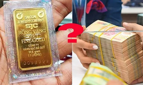 Có tiền nhàn rỗi nên gửi tiết kiệm hay mua vàng để hưởng lãi cao hơn?