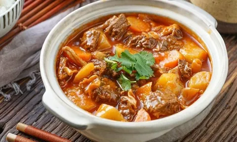 Cách nấu bò sốt vang nhanh nhừ: Ngon như nhà hàng 5 sao nấu