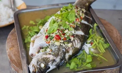 Vò nắm lá này cho vào nồi hấp cá: Hết sạch mùi tanh, cá ngấm đều vị