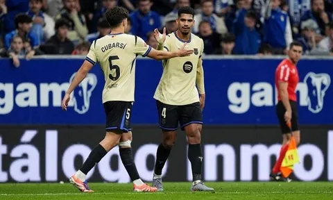 Araujo ghi bàn, Flick khen ngợi sự tiến bộ sau chiến thắng Oviedo