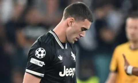 Tương lai Vlahovic ở Juventus bất định, Chelsea và MU chờ thời cơ