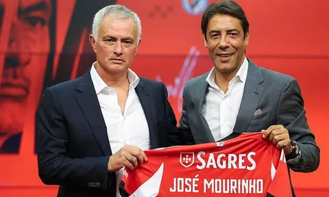 CĐV Chelsea phản ứng khi giá vé ở trận tái ngộ Mourinho tăng cao