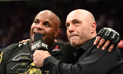 Joe Rogan và nỗi đau sau bàn bình luận: 'Nó tàn khốc như mất đi người thân'