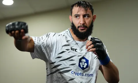 Dominick Reyes: Khi trận chiến sinh tử còn lớn hơn cả đai vô địch