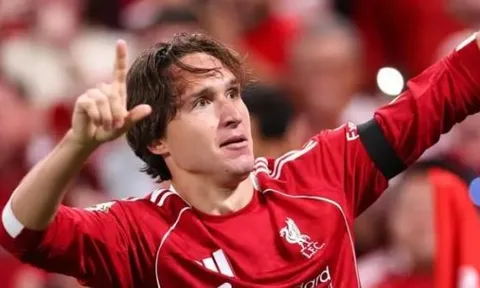 Leoni chấn thương, Liverpool bổ sung Chiesa vào danh sách dự Champions League