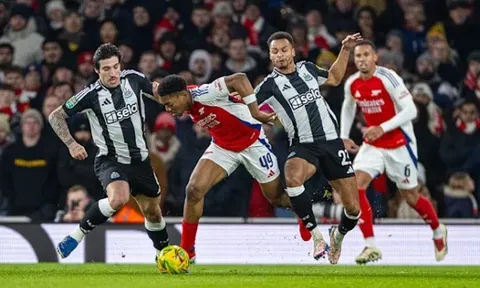 Arsenal có đủ dũng khí để chơi mạo hiểm hơn trước Newcastle?