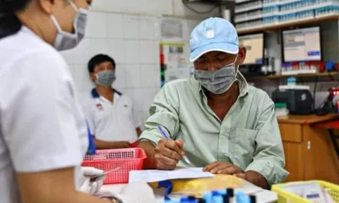 Lý do người được hưởng BHYT 100% mà vẫn phải đóng tiền viện phí?