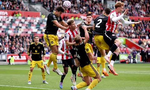 CĐV Man Utd chỉ trích 2 cầu thủ sau màn thể hiện trước Brentford