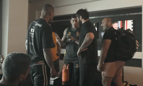 Alex Pereira và Magomed Ankalaev: Màn 'đấu khẩu' nảy lửa và lời cảnh cáo 'tôi sẽ tát anh' trước thềm UFC 320