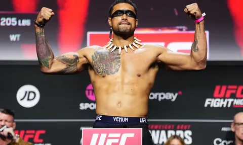 UFC Perth: Carlos Ulberg và Dominick Reyes chính thức đối đầu sau màn cân ký căng thẳng