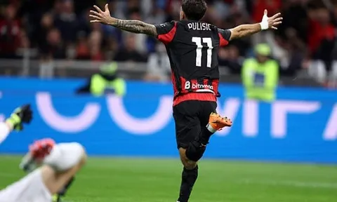 Pulisic tỏa sáng, Milan hạ Napoli trong thế 10 người
