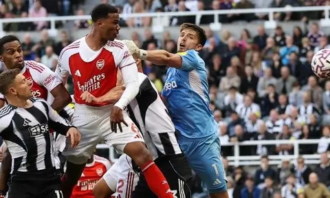 Nick Pope đánh rơi 90 phút hoàn hảo trước Arsenal chỉ trong 90 giây
