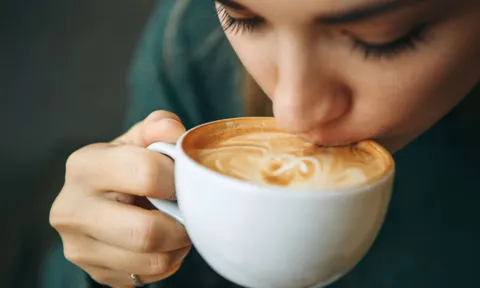 Không phải buổi sáng, đây mới là thời điểm vàng thích hợp uống cà phê vừa tốt vừa tỉnh táo