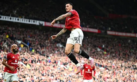 Sesko làm bùng nổ Old Trafford với bàn nhân đôi cách biệt