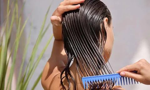 4 thói quen "nhỏ mà có võ" giúp giảm rụng tóc vào mùa thu