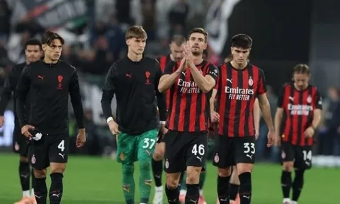 Đứt chuỗi 5 trận thắng liên tiếp, phòng thay đồ AC Milan trở nên nặng nề