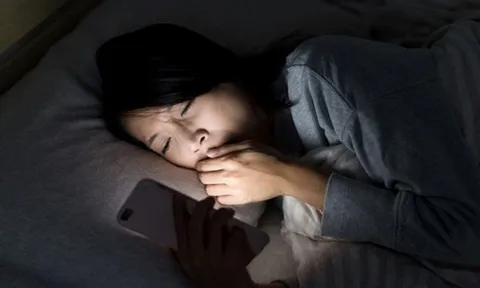Có 4 thói quen trước khi đi ngủ có thể gây hại đến thận