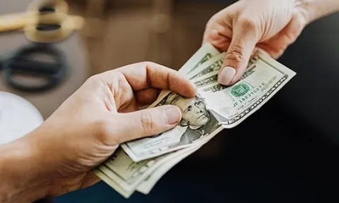 5 dấu hiệu của một người đang nghèo đi từng ngày: Đặc biệt dấu hiệu số 3 là lời cảnh báo nguy hiểm