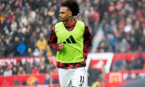 Joshua Zirkzee muốn rời Man United ngay tháng Giêng tới