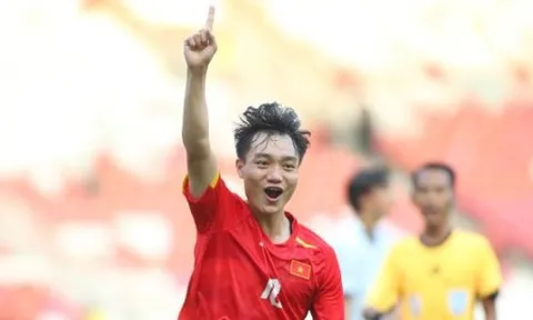 HLV Kim Sang Sik trao cơ hội thay Quang Hải cho tân binh trẻ?