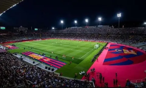 Barcelona chưa thể trở lại Camp Nou
