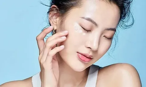Nguyên nhân khiến mắt thâm dù chăm thoa kem mỗi ngày