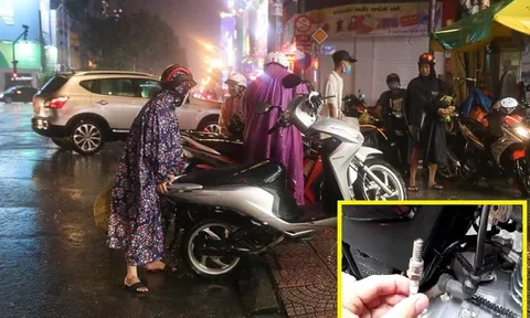 Xe máy ngập nước nổ máy ngay là hỏng, làm 8 việc này để bảo vệ xe