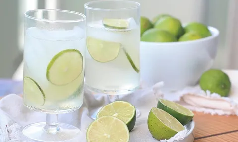 Cách uống nước chanh muối vào buổi sáng làm thải độc gan, giúp eo thon, không sót ruột