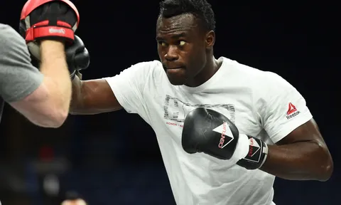 Uriah Hall, 'sát thủ highlight' của UFC, chính thức gia nhập Karate Combat