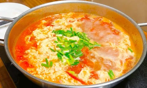Cách nấu canh trứng cà chua vừa bổ vừa không tanh