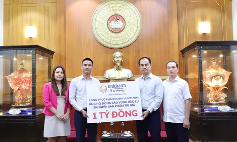 Diana Unicharm trao tặng 30.000 sản phẩm vệ sinh thiết yếu hỗ trợ phụ nữ và trẻ em bị ảnh hưởng do bão lũ