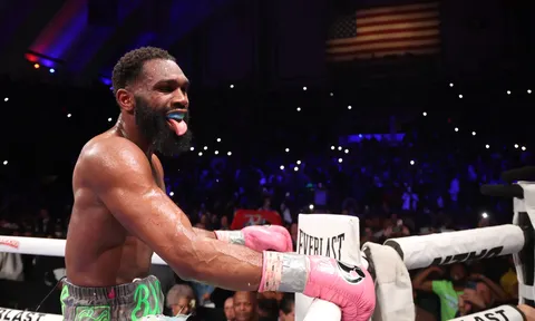 Jaron Ennis hủy diệt đối thủ, ra mắt hạng cân mới đầy thị uy