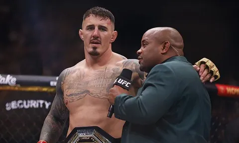 Tom Aspinall chỉ đích danh 'khắc tinh' trong quá khứ: Daniel Cormier là một cơn ác mộng