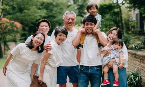 4 ngày sinh Âm lịch mang phúc khí hiếm có: Luôn khiến gia đình tự hào, nở mày nở mặt