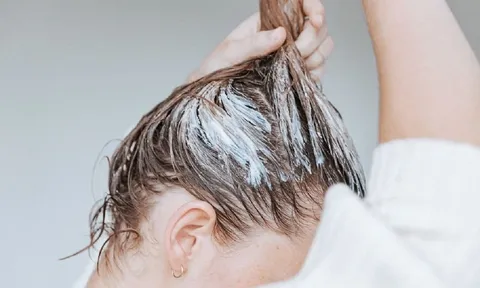 Bí quyết giúp mái tóc uốn, nhuộm luôn khỏe đẹp và bền màu