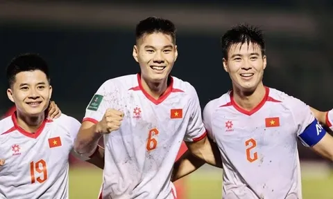 Điểm tin bóng đá Việt Nam 18/10: Việt Nam bỏ xa Indonesia; Malaysia đình chỉ Tổng thư ký