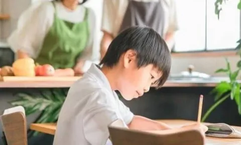 Con nhà giàu thường có 3 đặc điểm này - không phải học giỏi hay điểm cao vẫn dễ thành công