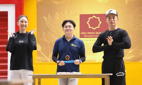 MC Đại Nghĩa xúc động trước người phụ nữ cưu mang em nuôi bị tâm thần hơn 20 năm
