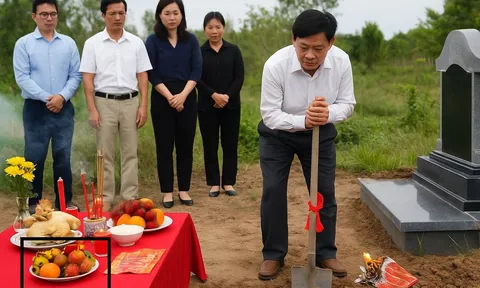Ra mộ mang tứ quả thắp hương, nhà sẽ không gặp tai ương, "tứ quả" là quả nào?