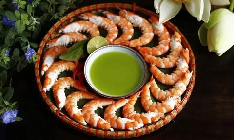 Mẹo luộc tôm không cần nước dễ bóc vỏ - đỏ au, hết tanh