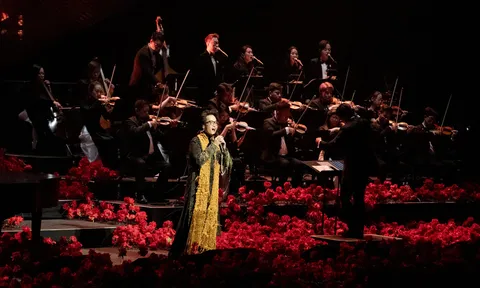 Hà Anh Tuấn chinh phục Dolby Theatre cùng 3.400 khán giả