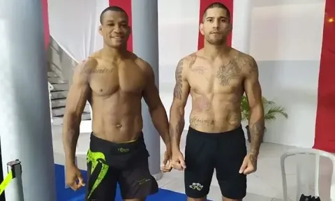 Jailton Almeida "bắt bài" Jon Jones: Chậm chạp ở hạng nặng, nhưng cuộc đối đầu với Pereira vẫn là một ẩn số