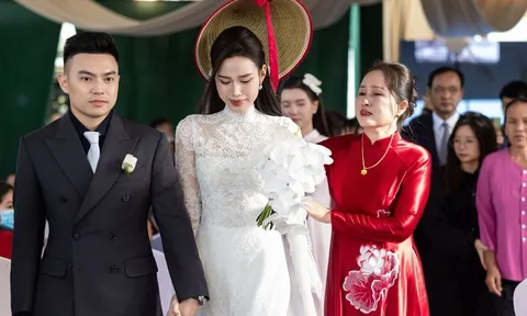 Hoa hậu Đỗ Thị Hà chính thức lên xe hoa về Quảng Trị, bố chú rể xúc động phát biểu trong ngày vui