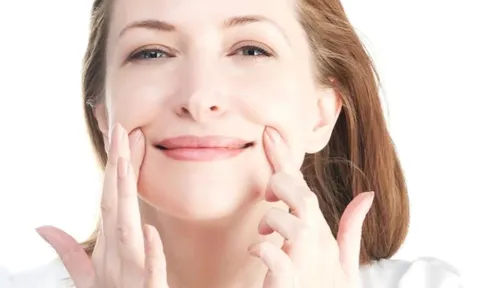 4 cách tự nhiên giúp giảm nếp nhăn khi cười và bọng mắt hiệu quả tại nhà