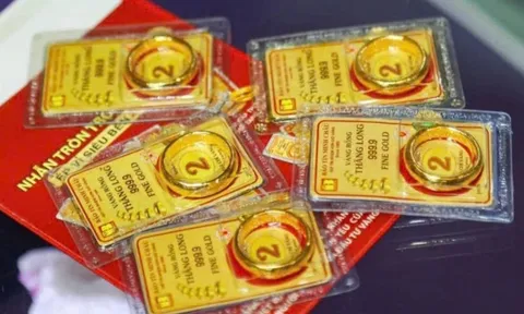 Giá vàng hôm nay 23/10: Vàng miếng, vàng nhẫn đồng loạt giảm mạnh, nhà đầu tư thận trọng